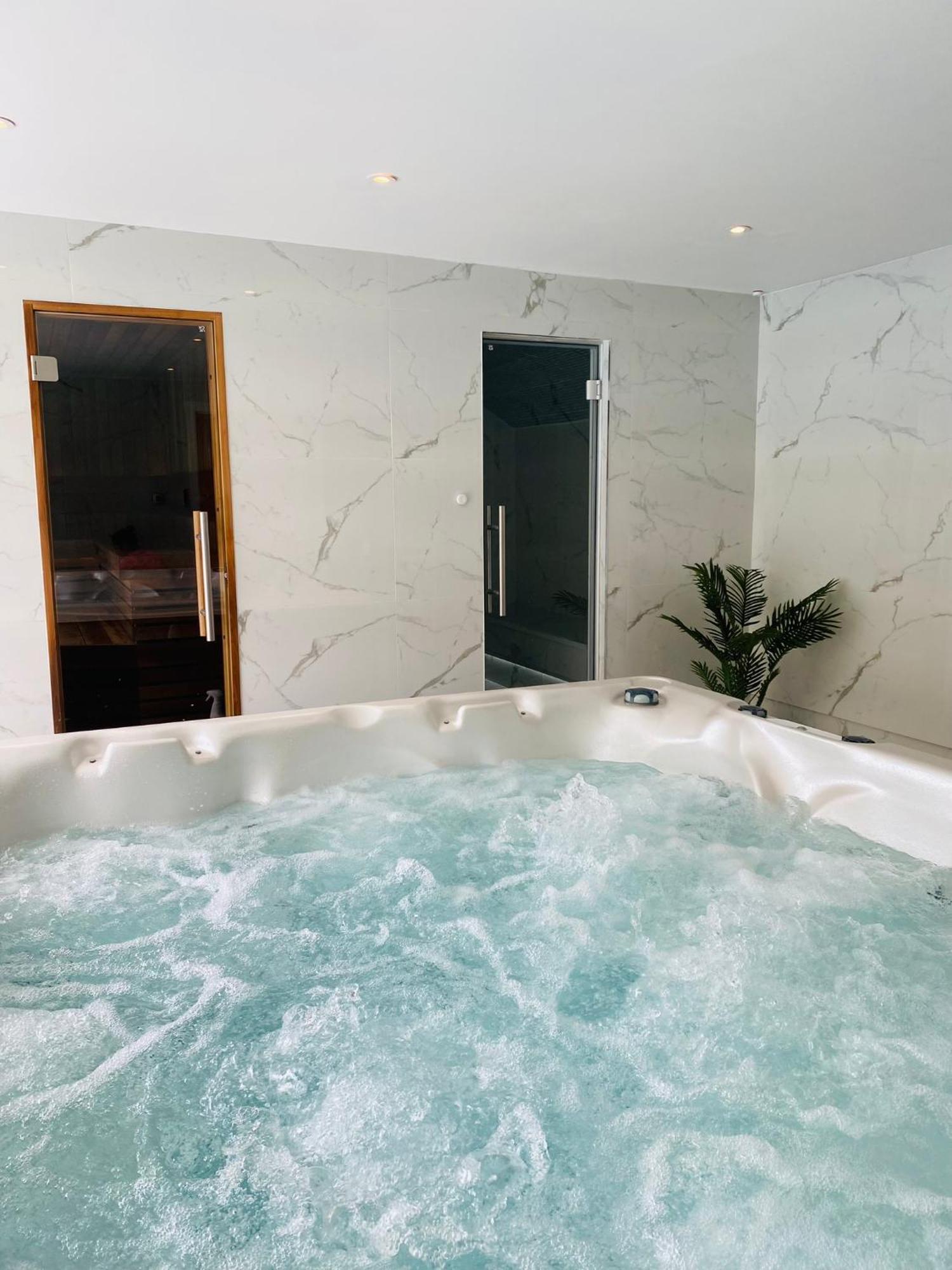Anchorage Hotel & Spa Торки Екстериор снимка